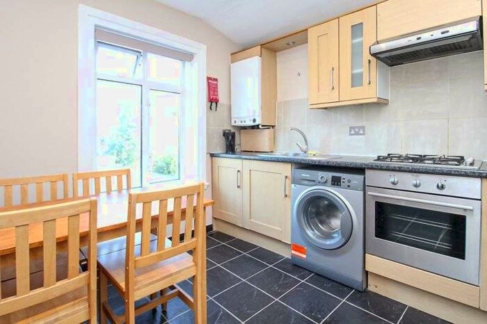 2 Bedroom Property To Rent In Hornsey Park Road, London, N8