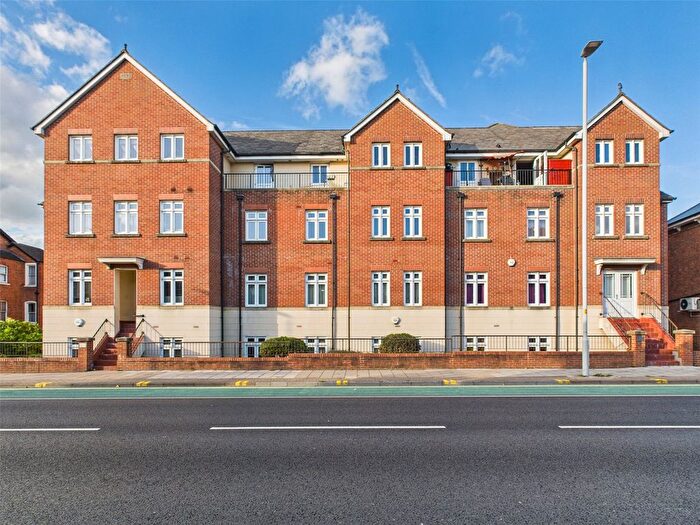 2 Bedroom Flat For Sale In London Road, Gloucester, Gloucestershire, GL1