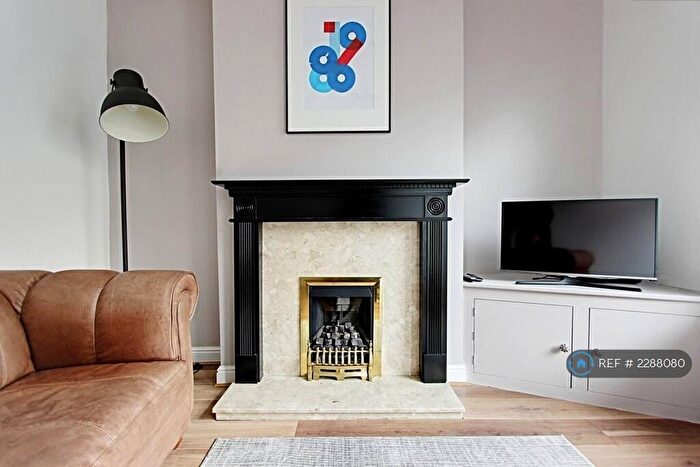 2 Bedroom Terraced House To Rent In New Hall Road, Chesterfield, S40