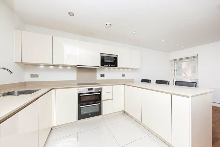 1 Bedroom Flat To Rent In Elder House, Water Lane, Kingston Upon Thames, KT1