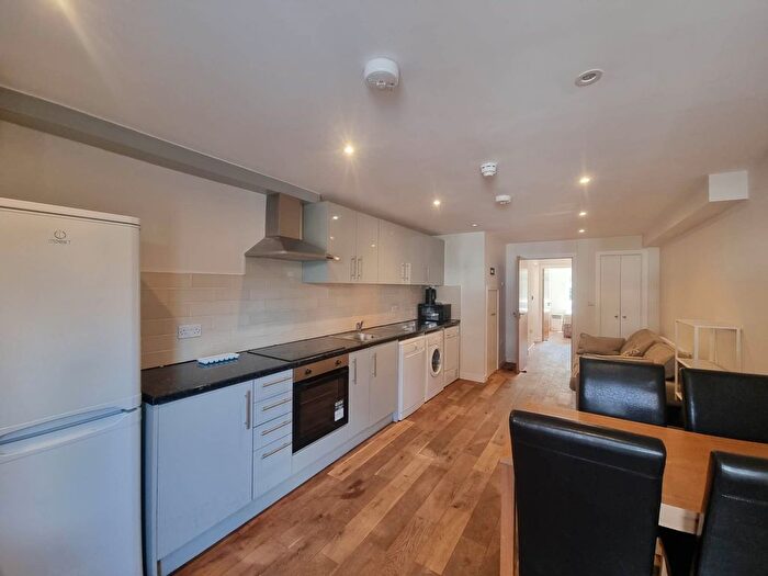 3 Bedroom Terraced House To Rent In Hermitage Road, Manor House, N4