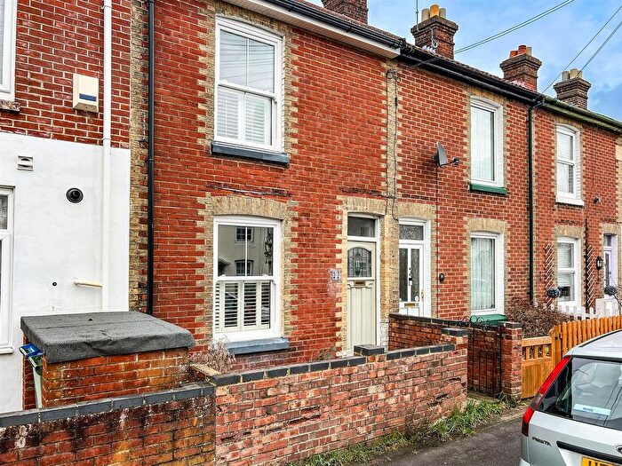 2 Bedroom Terraced House To Rent In Gordon Road, Fareham, PO16