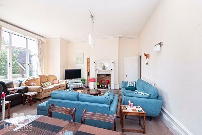 2 Bedroom Flat For Sale In Cavendish Road, Bournemouth, BH1