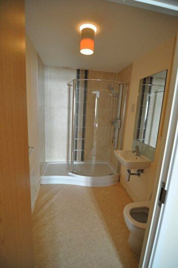 2 Bedroom Apartment To Rent In The Crescent, Hannover Quay, BS1