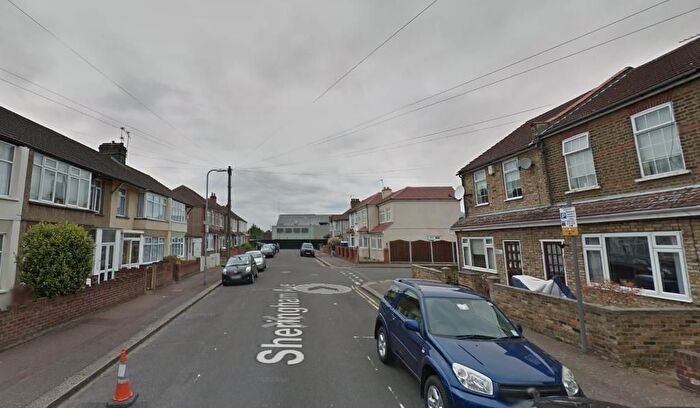 3 Bedroom Detached House To Rent In Sheringham Avenue, Romford, London, United Kingdom, RM7