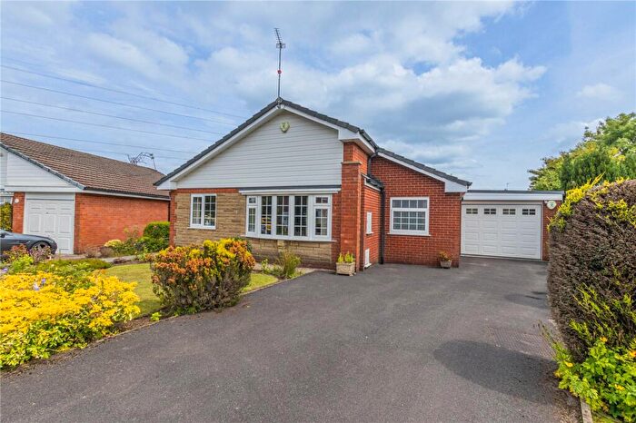 3 Bedroom Bungalow For Sale In Beechfield, Bamford, Rochdale, OL11