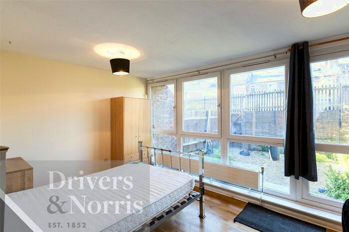3 Bedroom Property To Rent In Hornsey Road, Archway, London, N19