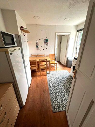 3 Bedroom Flat To Rent In Trinity Road, London, N2