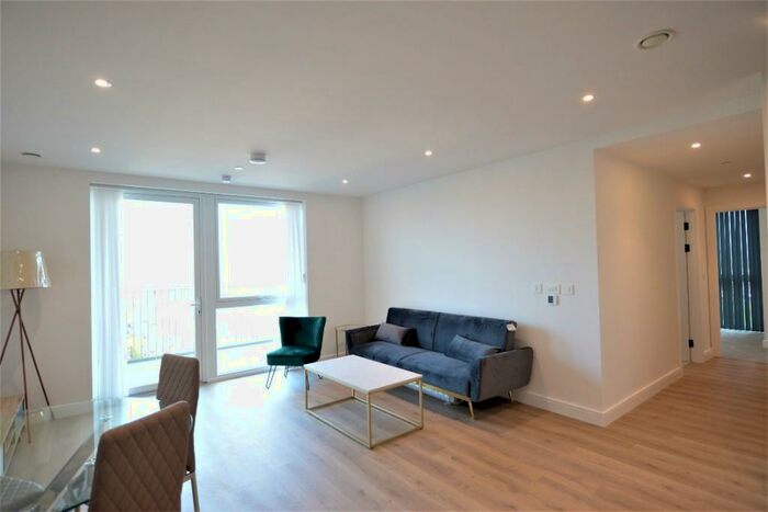 2 Bedroom Flat To Rent In Newcombe Park, Wembley, Middlesex, HA0