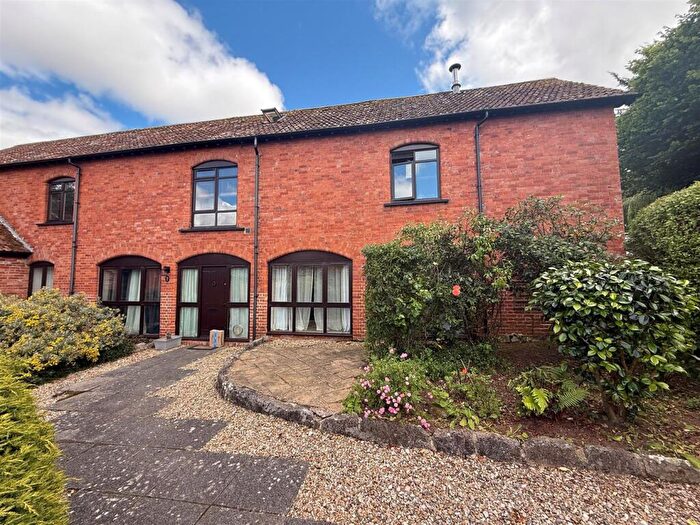 2 Bedroom Apartment To Rent In Kenton, EX6