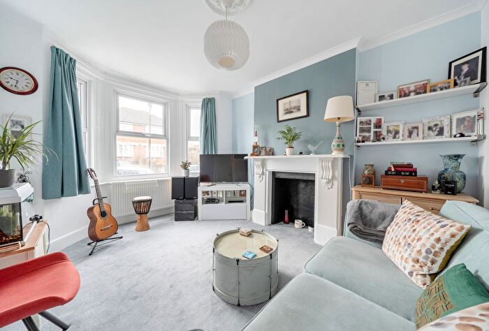 2 Bedroom Maisonette For Sale In Holmewood Road, Tunbridge Wells, Kent, TN4