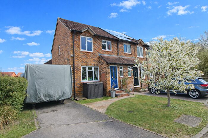 3 Bedroom Semi Detached House For Sale In Willow Tree Glade, Reading, RG31