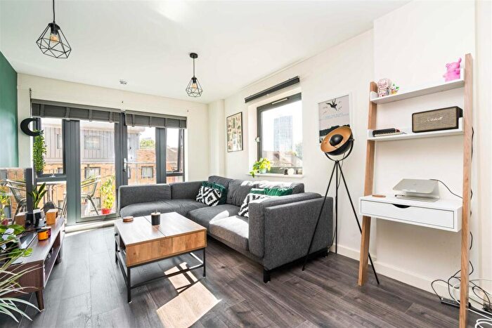 1 Bedroom Flat To Rent In Thomas Fyre Drive, Bow, E3