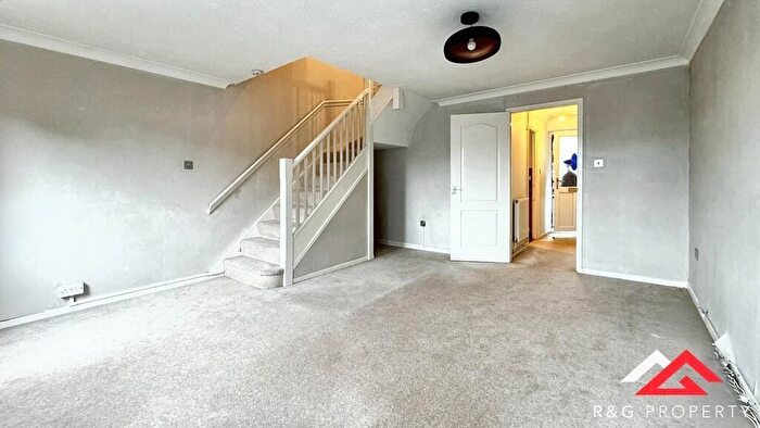 3 Bedroom Semi-Detached House To Rent In Whitley Mead, Bristol, BS34