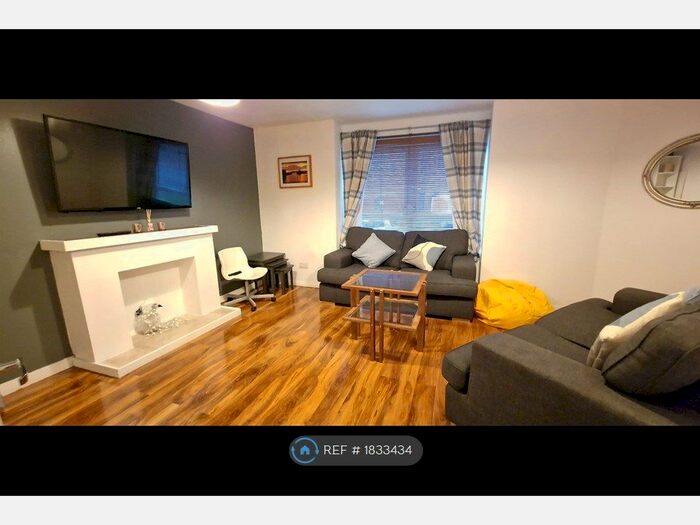 3 Bedroom Flat To Rent In Yorkhill Street, Glasgow, G3
