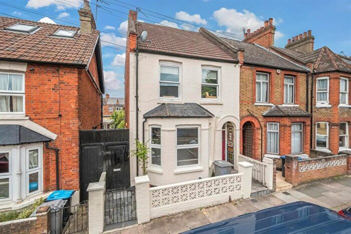 2 Bedroom Flat To Rent In Villiers Road, Willesden Green, NW2