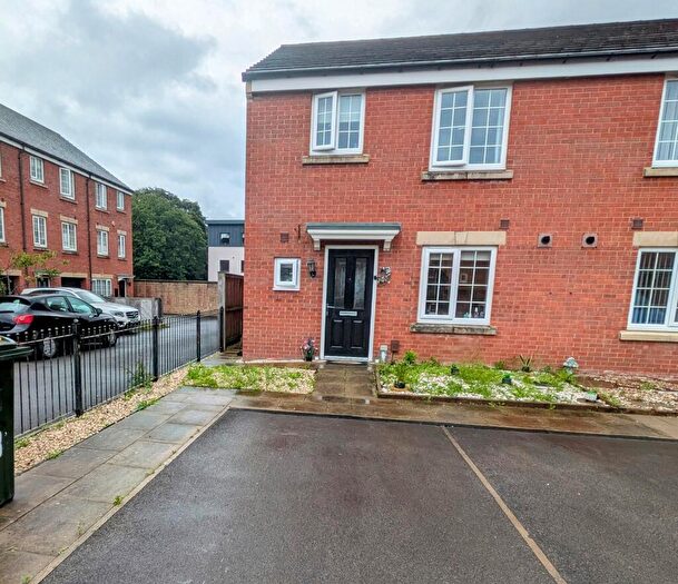 3 Bedroom Semi-Detached House For Sale In Plantation Drive, Bradford, BD9