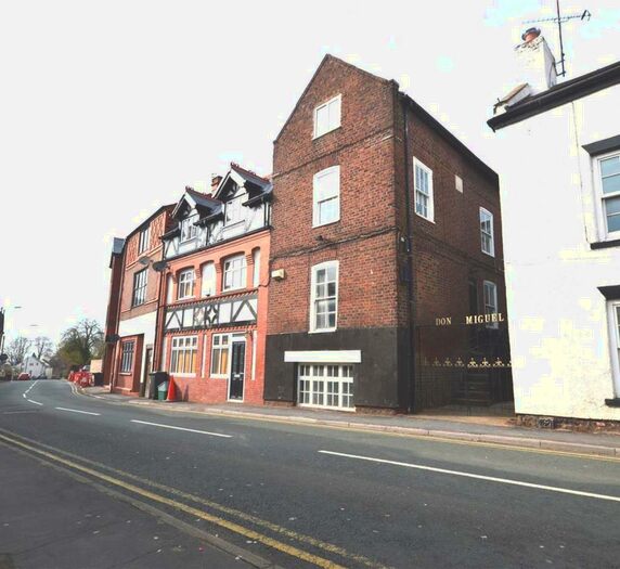 3 Bedroom Town House To Rent In Parkgate Road, Neston, CH64