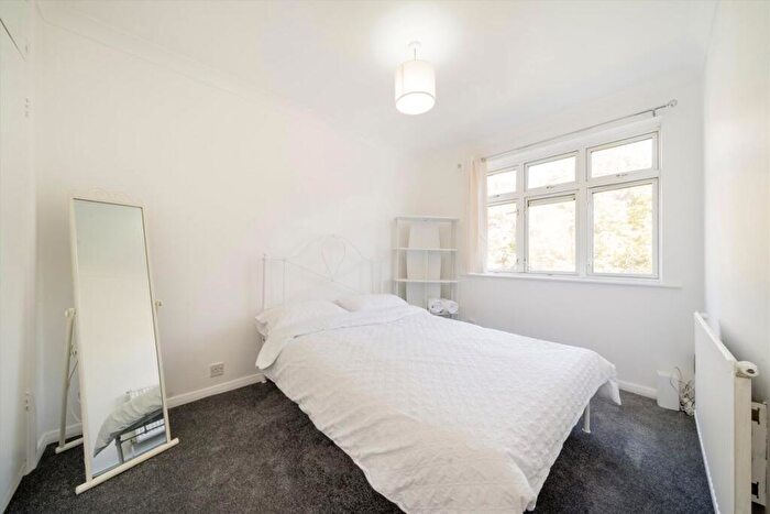 3 Bedroom Flat To Rent In Pennyfields, London, E14