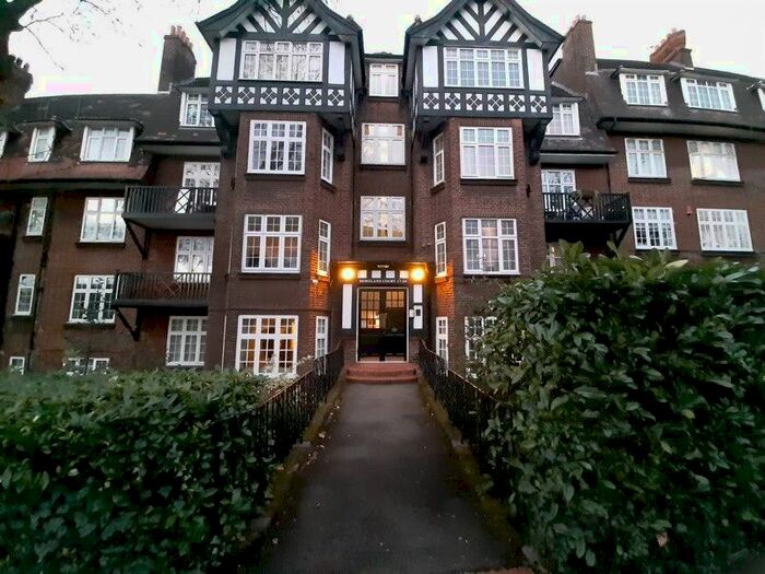 Studio To Rent In Finchley Road, London, NW2