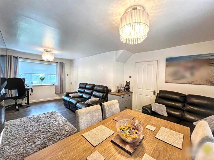 3 Bedroom End Of Terrace House For Sale In Ringland Circle, Newport, NP19