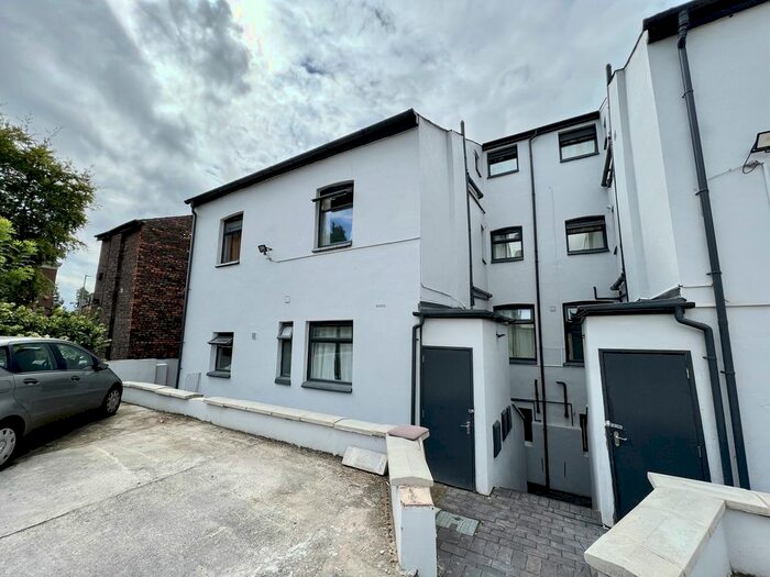 1 Bedroom Flat To Rent In Egerton Crescent, Manchester, M20