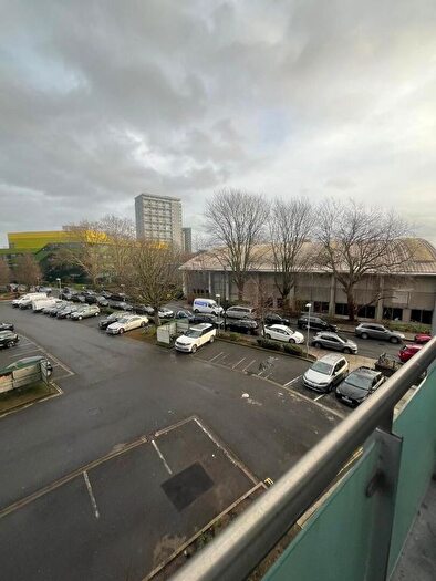 3 Bedroom Flat To Rent In Alfred Road, Westminster, London, Greater London, W2