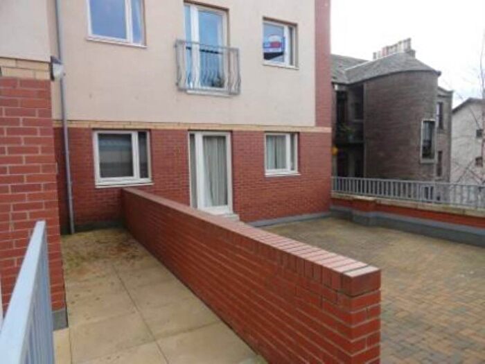 3 Bedroom Flat To Rent In Lilybank Mews, Dundee, DD4