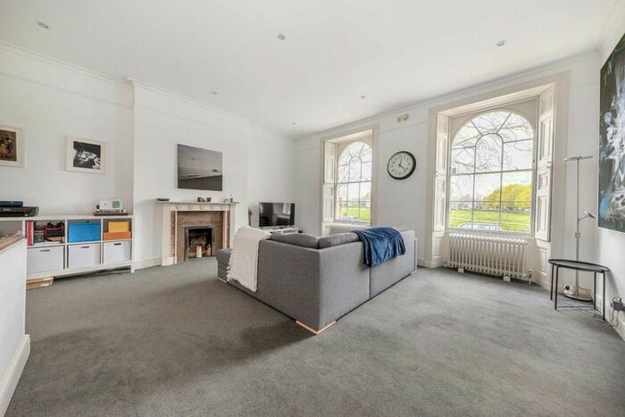 2 Bedroom Flat To Rent In The Green, Richmond, TW9