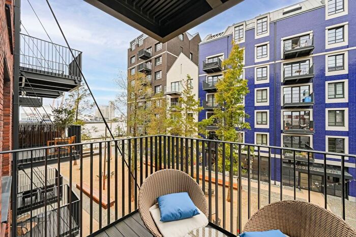 3 Bedroom Flat For Sale In Goodluck Hope, Canary Wharf, E14