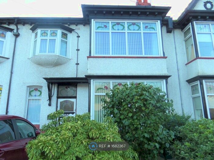 2 Bedroom Flat To Rent In Kingsway, Waterloo, Liverpool, L22
