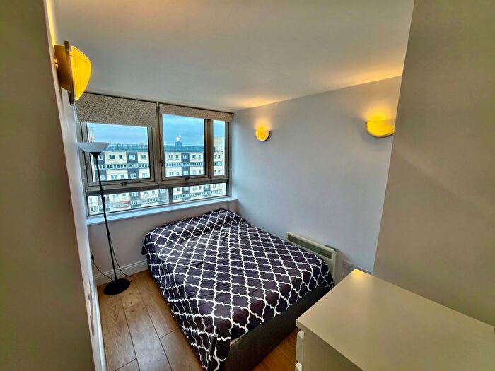 3 Bedroom Flat To Rent In Charlotte Despard Avenue, London, SW11