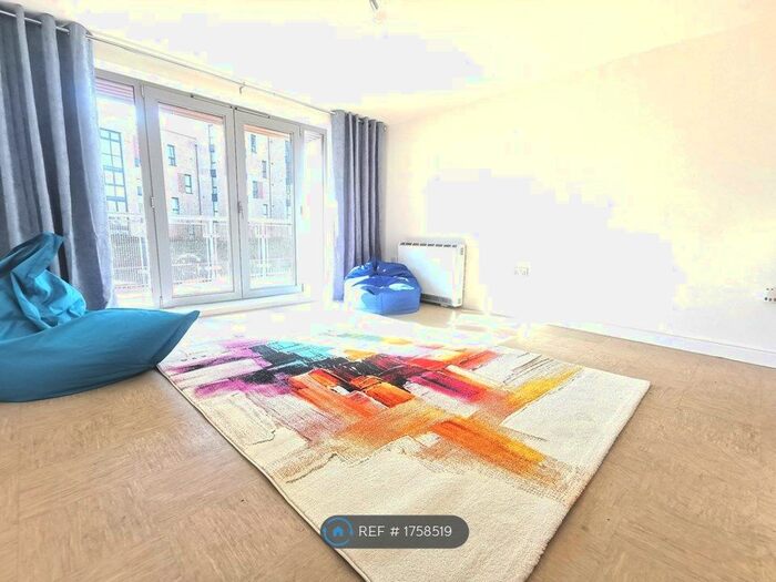 2 Bedroom Flat To Rent In Kelvin Gate, Bracknell, RG12