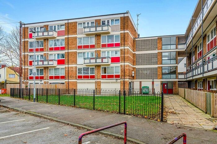 4 Bedroom Flat To Rent In Milverton House, Cottage Grove, Southsea, Hampshire PO5