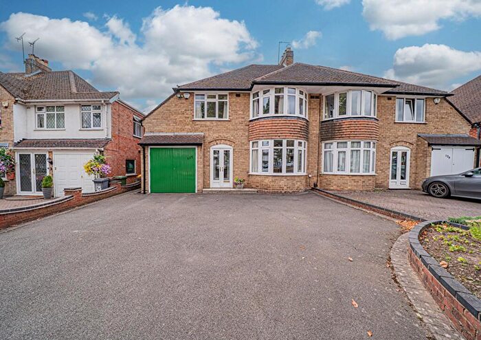 4 Bedroom Semi-Detached House For Sale In Danford Lane, Solihull, B91