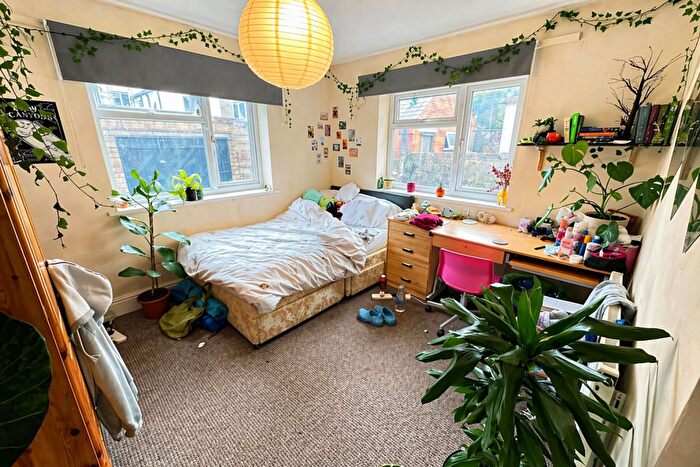 1 Bedroom Private Halls To Rent In Ruthin Gardens, Cathays, Cardiff, CF24