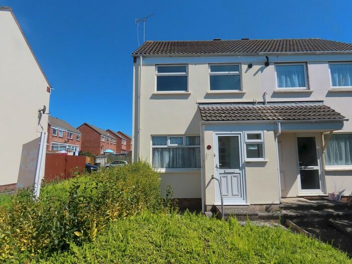 2 Bedroom End Of Terrace House To Rent In Woolbarn Lawn, Barnstaple, EX32