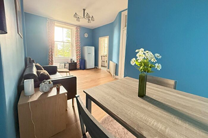 2 Bedroom Flat For Sale In East Mayfield, Midlothian, Edinburgh, EH9