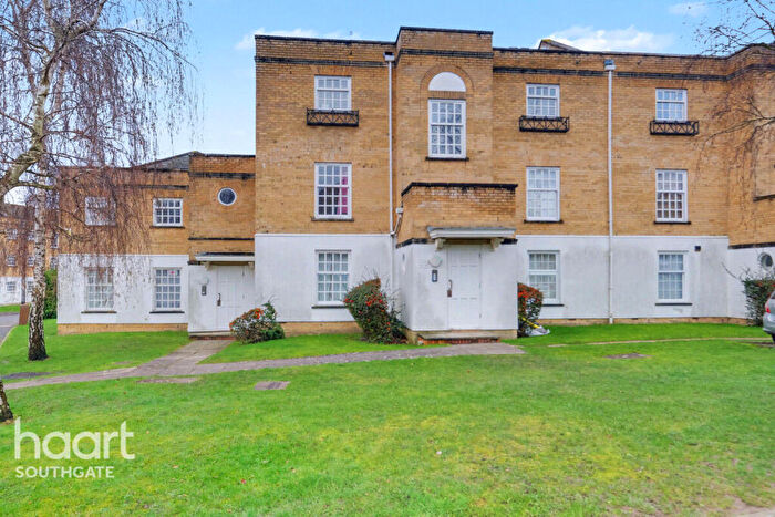 1 Bedroom Apartment For Sale In Leigh Hunt Drive, London, N14