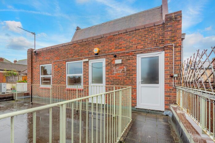 4 Bedroom Flat To Rent In High Street New Malden, New Malden, KT3