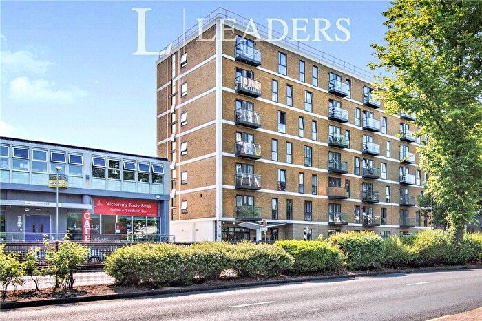 2 Bedroom Apartment For Sale In Victoria Avenue, Southend-on-Sea, Essex, SS2