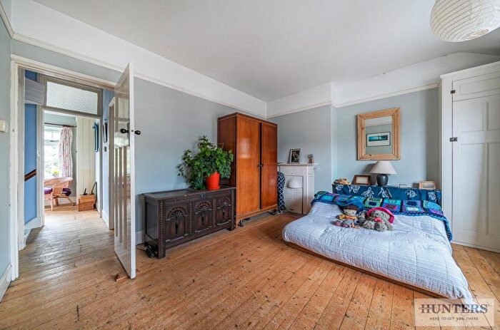 3 Bedroom End Of Terrace House For Sale In Bostall Lane, London, SE2