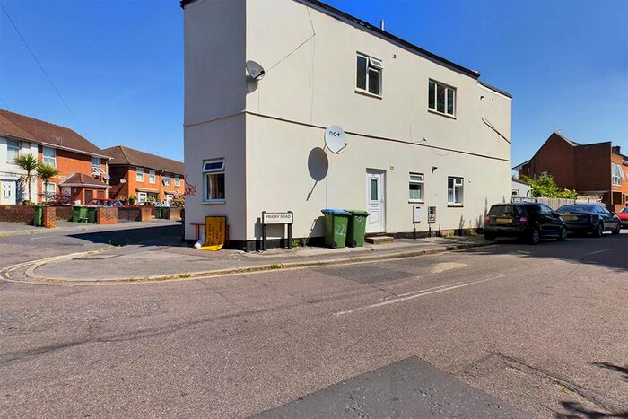 2 Bedroom Flat To Rent In Priory Road, Southampton, SO17