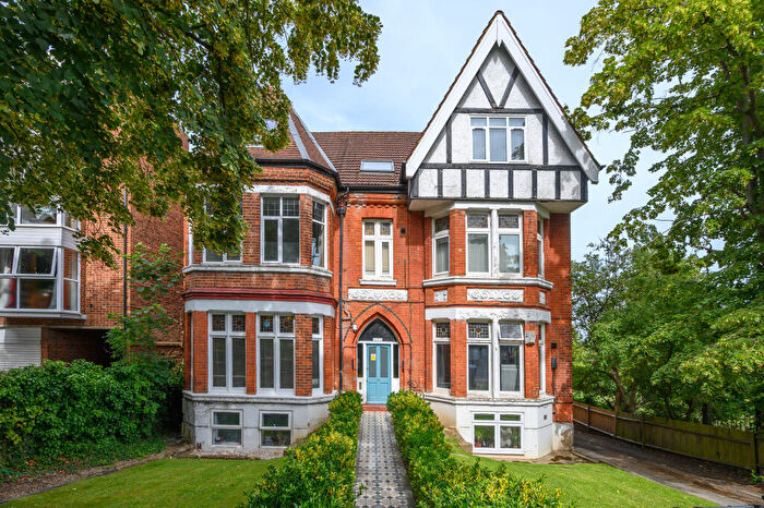 1 Bedroom Flat For Sale In Auckland Road, London, SE19