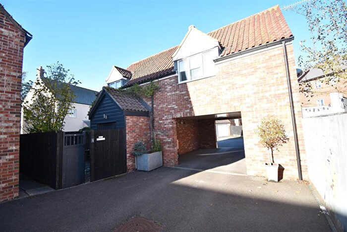 2 Bedroom Detached House For Sale In Tyne Grove, Portishead, BS20