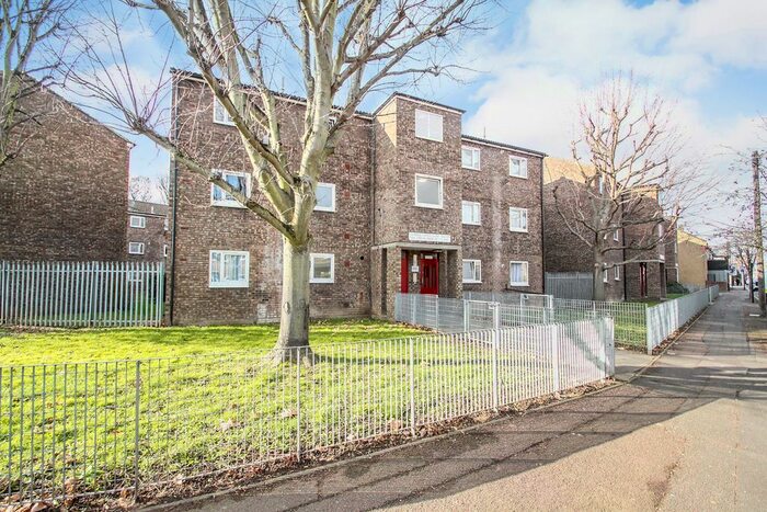 1 Bedroom Flat To Rent In Drummond Castle Court, Odessa Road, Forest Gate E7