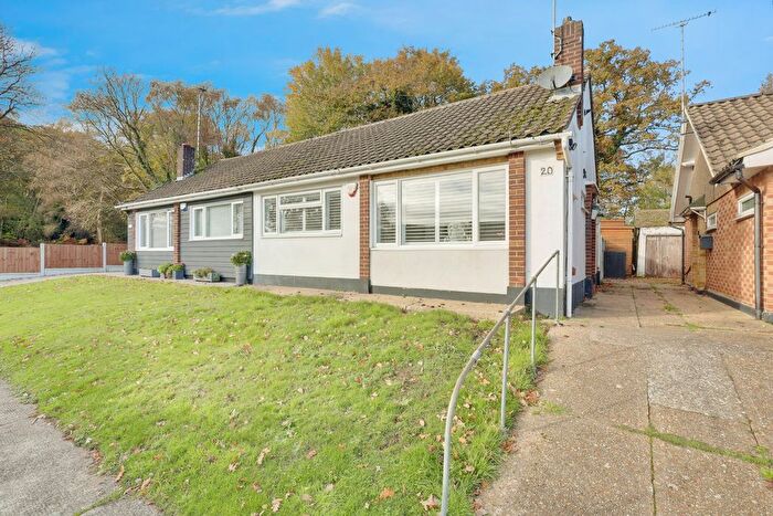 2 Bedroom Semi Detached Bungalow For Sale In Ascot Close, Benfleet, SS7