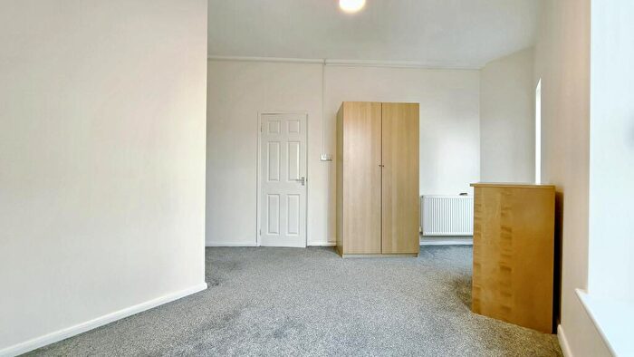 1 Bedroom Flat To Rent In Flat Victoria Square, High Street, Holywell, CH8