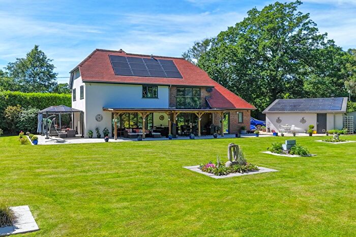 5 Bedroom Detached House For Sale In Hillstreet, Calmore, Southampton, SO40