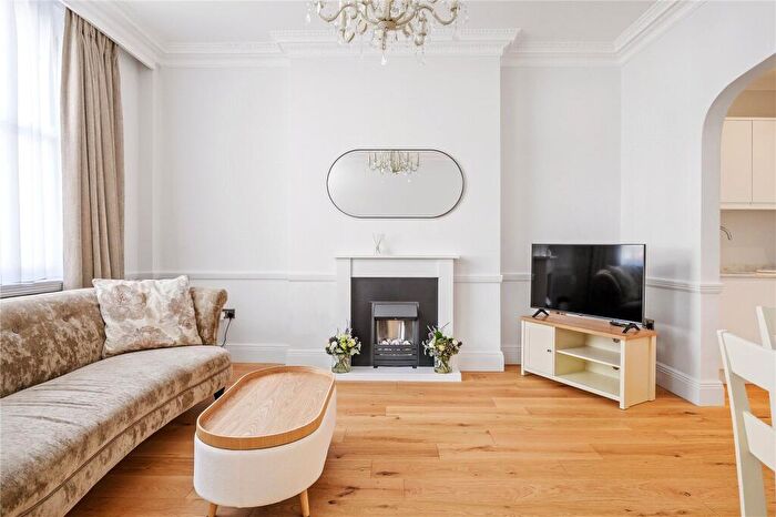 2 Bedroom Apartment For Sale In Danbury Street, Angel, Islington, London, N1